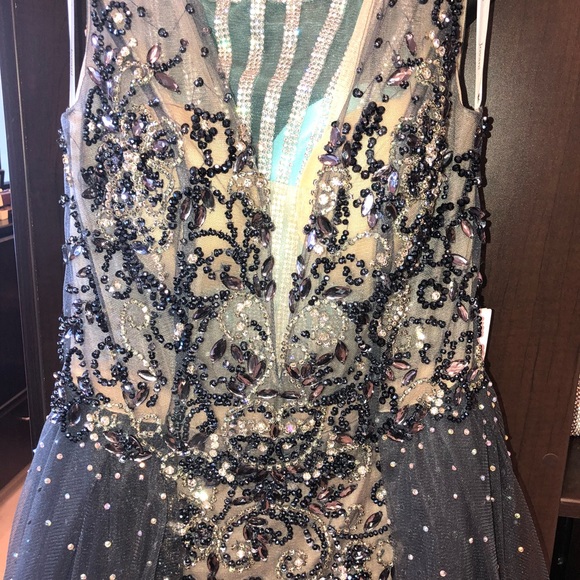 Prom Dress - Picture 8 of 9